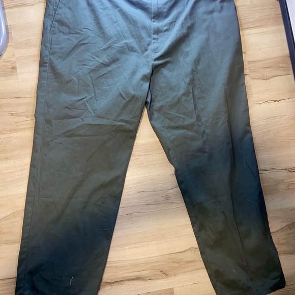 NWT Amazon Essentials Men's Dark Olive Chino Pants - Picture 4 of 4